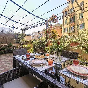  Apartment Sole, Terrazza, Centro Citta E Wi-fi Veloce! Italien